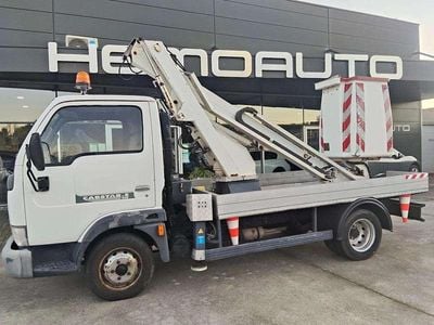 Branco Usado 2005 Nissan Cabstar Pickup | € 25.900