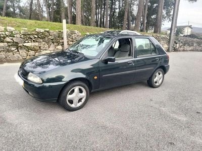 Usado 1997 Ford Fiesta Sedan | € 1.000