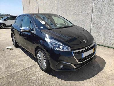 Usado Peugeot 208 102 HP (75 kW) 2019 Preto Citadino