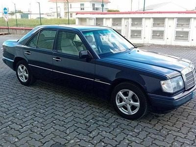 Usado Mercedes 200 Elegance 75 HP (55 kW) 1992 Sedan