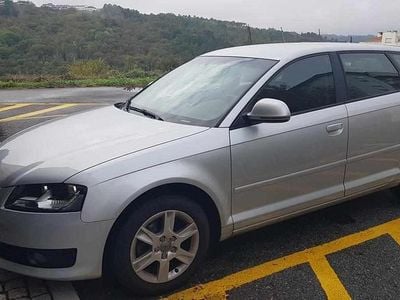 Usado Audi A3 105 HP (77 kW) 2010 Cinzento Citadino