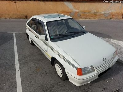 Branco Usado 1986 Opel Kadett | € 2.850