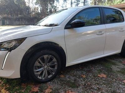 Peugeot e-208