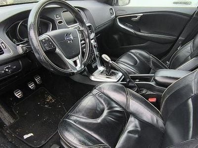 Usado Volvo V40 R-Design 116 HP (85 kW) 2013 Sedan