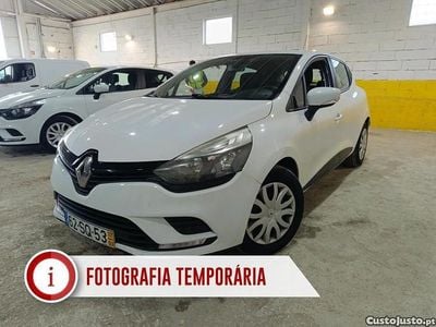 Branco Usado 2017 Renault Clio IV Zen Citadino | € 10.790 (Preço justo)