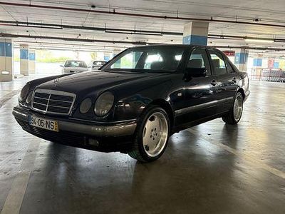 Usado 1999 Mercedes E220 Sedan | € 6.500