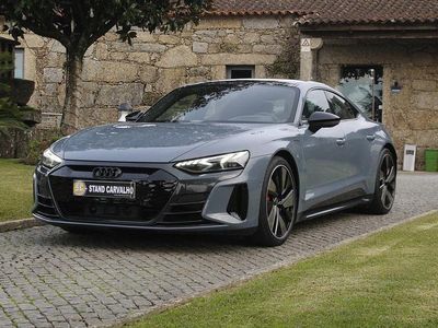 Azul Usado 2022 Audi e-tron GT quattro Sedan | € 56.500 (Preço elevado)