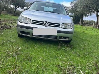 Usado 2001 VW Golf IV Sedan | € 1.500 (Bom preço)
