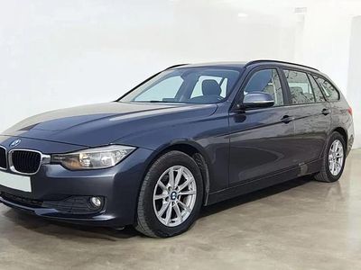 Cinza escuro Usado 2013 BMW 318 Sport Line Carrinha | € 14.900 (Preço elevado)
