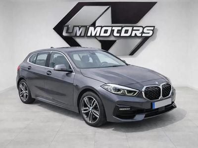 Cinza escuro Usado 2020 BMW 118 Sport Line Citadino | € 24.900 (Preço justo)
