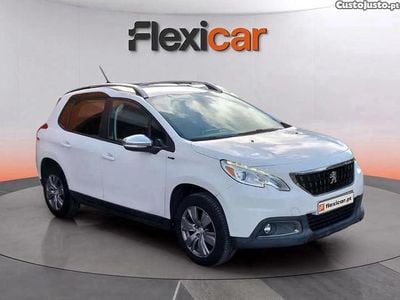 Branco Usado 2017 Peugeot 2008 Style SUV | € 9.890 (Preço justo)