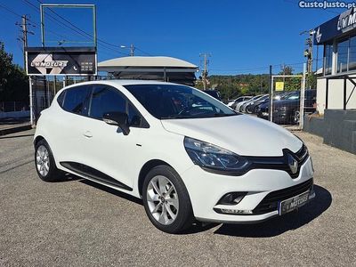 Branco Usado 2017 Renault Clio IV LIMITED | € 11.999 (Preço justo)