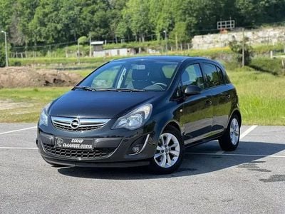 Cinzento Usado 2014 Opel Corsa Dynamic | € 10.750 (Caro)