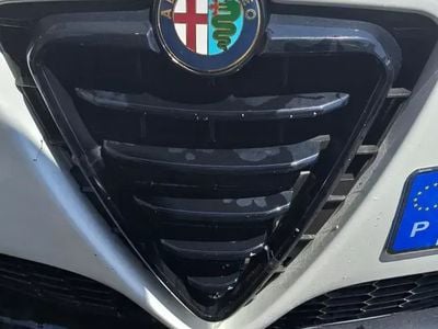 Usado Alfa Romeo Giulietta Distinctive 105 HP (77 kW) 2011 Branco Citadino