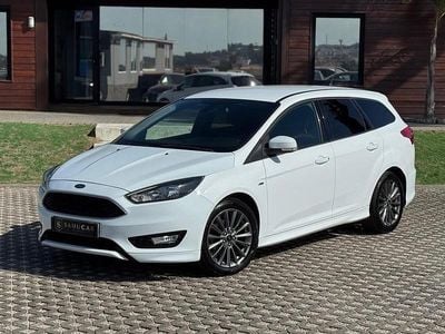 Branco Usado 2018 Ford Focus ST-Line Carrinha | € 12.990 (Preço justo)