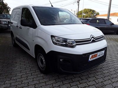 Branco Usado 2020 Citroën Berlingo Monovolume | € 15.500 (Preço elevado)