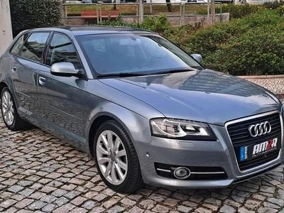 Cinzento Usado 2011 Audi A3 Sportback S-Line Citadino | € 13.000