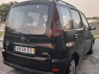 Preto Usado 2000 Toyota Yaris Carrinha | € 3.000