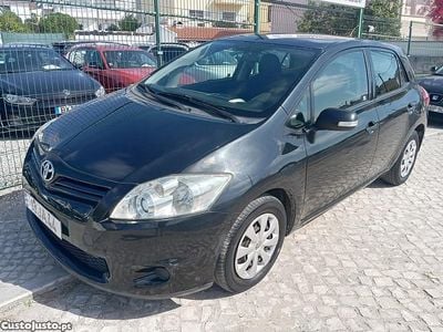 Usado Toyota Auris 101 HP (74 kW) 2010 Preto Citadino