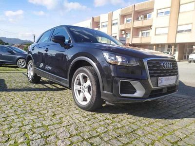 Usado Audi Q2 116 HP (85 kW) 2017 Preto SUV