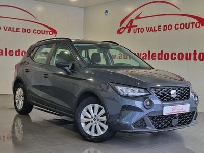 Usado Seat Arona Style 95 HP (69 kW) 2023 Cinza SUV