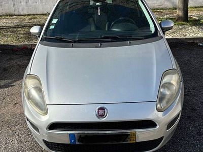 Usado 2015 Fiat Punto Easy Sedan | € 4.500 (Super Preço)