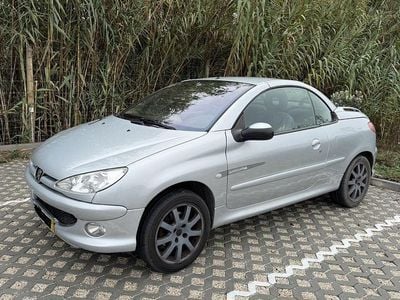 Usado Peugeot 206 CC 110 HP (80 kW) 2004 Cabrios