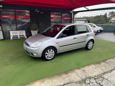 Cinzento Usado 2004 Ford Fiesta Citadino | € 6.450 (Caro)