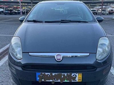 Cinzento Usado 2011 Fiat Punto Citadino | € 3.450 (Bom preço)