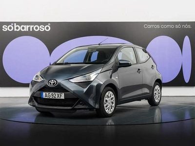Usado Toyota Aygo X-play 72 HP (52 kW) 2021 Cinza Citadino