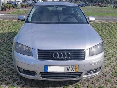 Usado Audi A3 140 HP (102 kW) 2004 Cinzento Citadino
