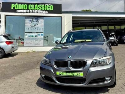 Cinzento Usado 2009 BMW 318 Carrinha | € 14.900