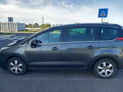 Usado 2017 Peugeot 5008 Sedan | € 9.000