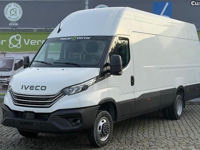 Branco Usado 2025 Iveco Daily | € 53.500