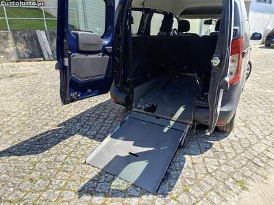 Azul Usado 2014 Dacia Dokker Monovolume | € 11.500