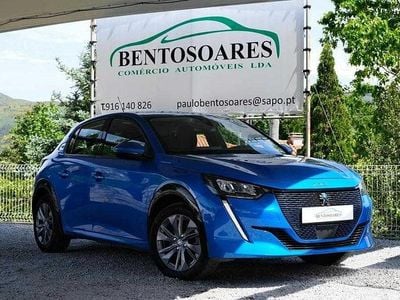 Azul Usado 2020 Peugeot e-208 Allure Citadino | € 17.500 (Preço justo)
