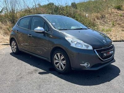 Usado Peugeot 208 82 HP (60 kW) 2013 Cinzento Citadino