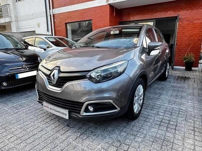 Usado Renault Captur 90 HP (66 kW) 2014 Cinzento SUV