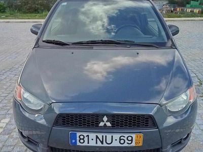Cinzento Usado 2013 Mitsubishi Colt Citadino | € 5.500