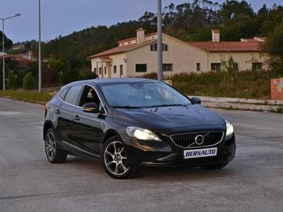 Preto Usado 2016 Volvo V40 Carrinha | € 16.400 (Preço elevado)