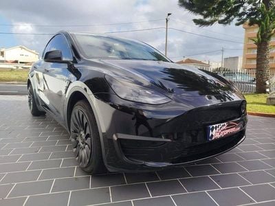 Preto Usado 2023 Tesla Model Y Standard Range SUV | € 31.900