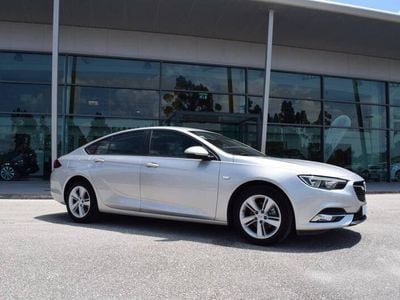 Cinzento Usado 2017 Opel Insignia Innovation | € 17.750