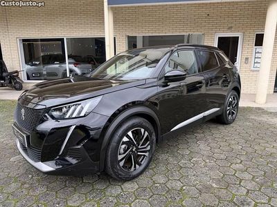 Usado Peugeot e-2008 GT 100 kW (136 HP) 2023 Preto SUV
