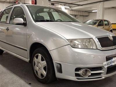 Usado Skoda Fabia 75 HP (55 kW) 2007 Sedan