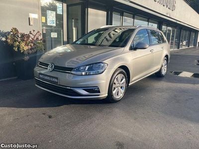 Branco Usado 2019 VW Golf Trendline Sedan | € 16.900 (Bom preço)