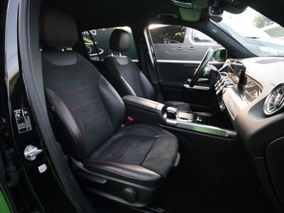 Mercedes GLB180