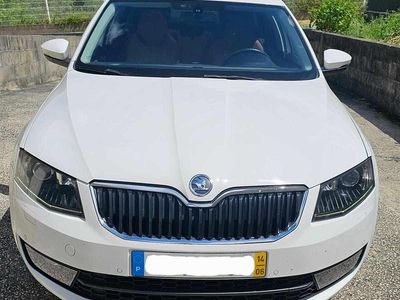 Branco Usado 2014 Skoda Octavia Carrinha | € 12.000