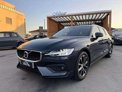Usado Volvo V60 Momentum 190 HP (139 kW) 2020 Cinzento Carrinha