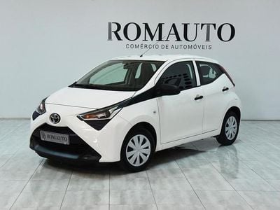 Usado Toyota Aygo X-play 69 HP (50 kW) 2020 Branco Citadino