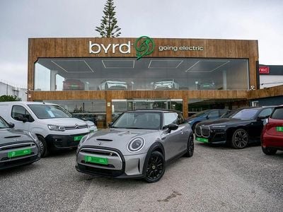 Usado Mini Cooper SE 135 kW (184 HP) 2023 Cinza Citadino